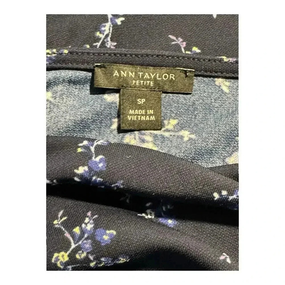 Ann Taylor Size Petite Small Floral Cowl Neck Top - Picture 4 of 7